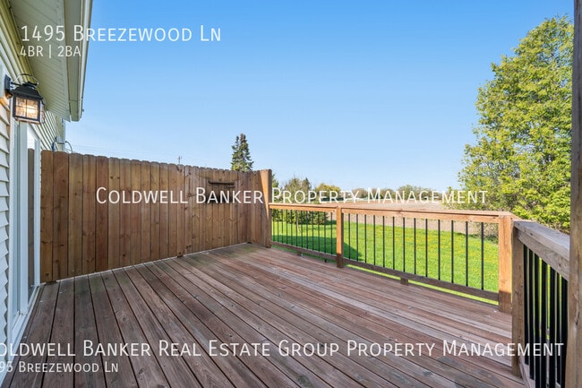 Building Photo - 1495 Breezewood Ln