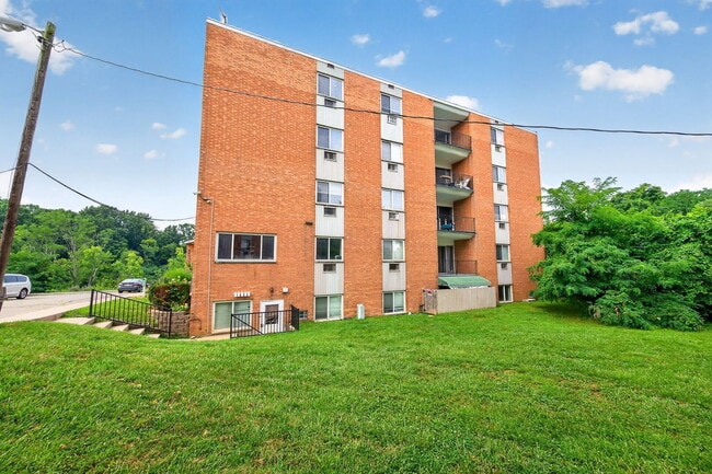 Building Photo - 5458 Beechmont Ave