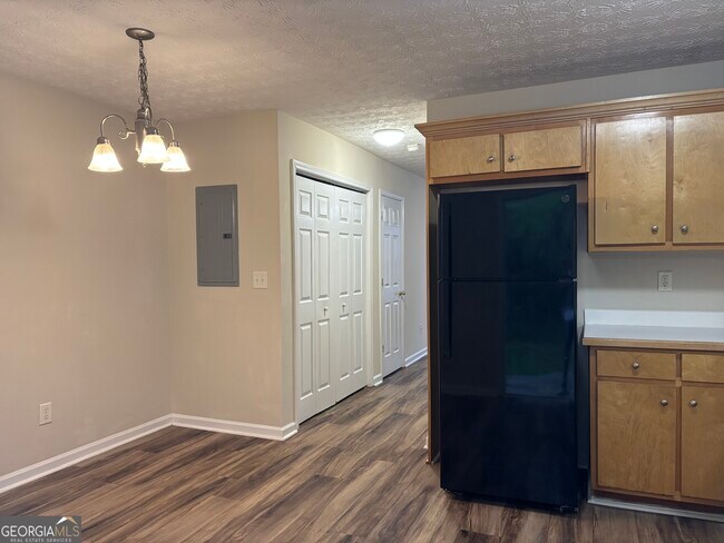 Building Photo - 97 Lily Dr