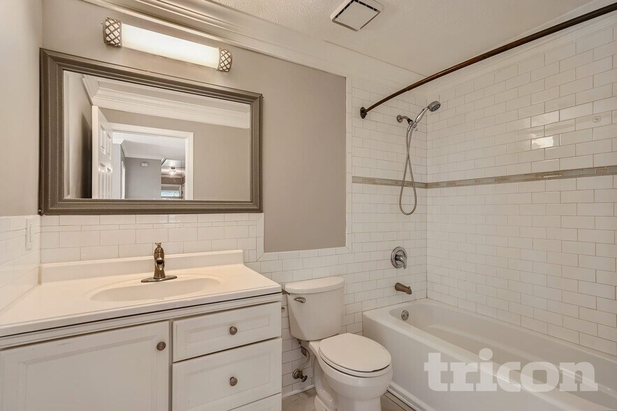 Building Photo - 1140 Johns Landing Ct