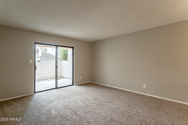 Building Photo - 11026 N 28th Dr