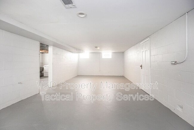 Building Photo - 17932 Neff Rd