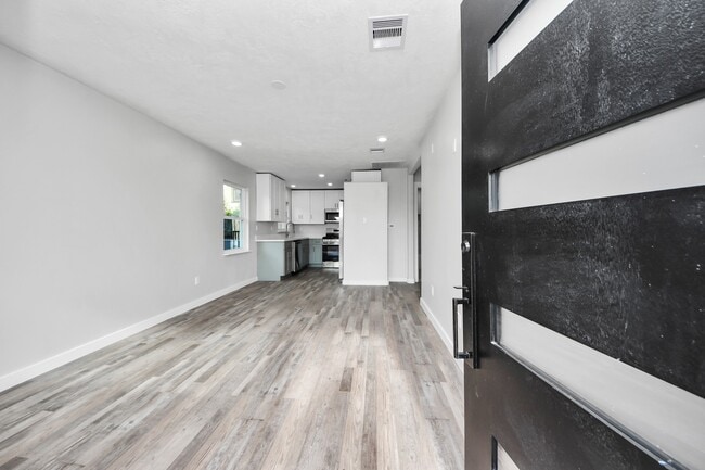 Building Photo - 6201 Batterson St