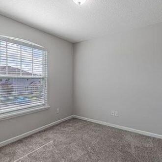 Building Photo - 319 Richmond Dr