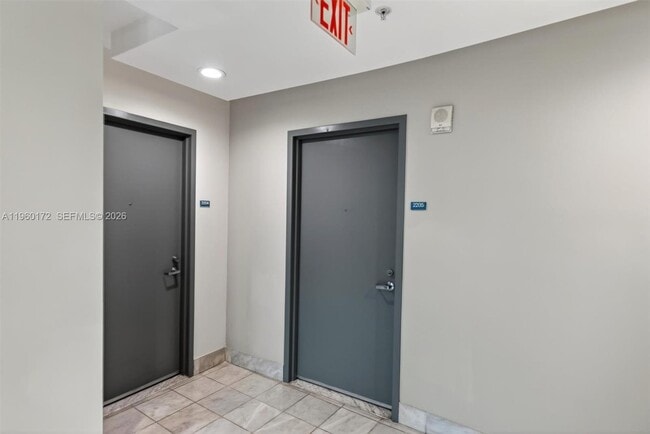 Building Photo - 601 NE 36th St