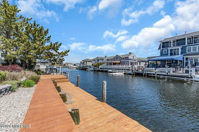 Building Photo - 206 Pointe Dr