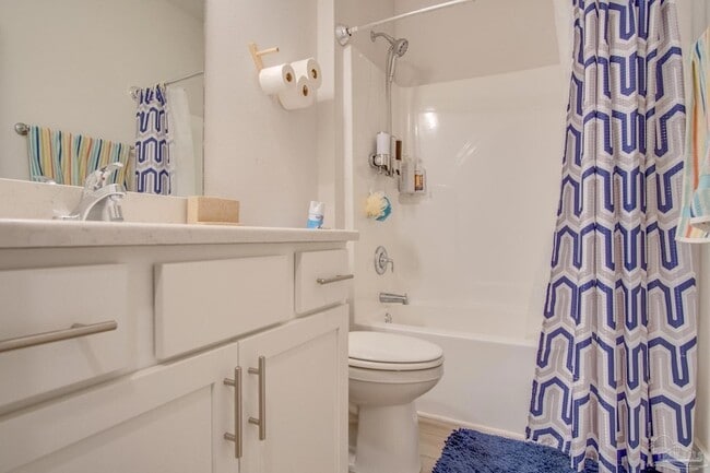 Building Photo - 229 Camellia Dr