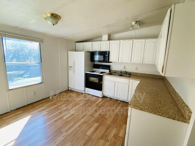 Building Photo - 3611 Shirleys Hill Rd