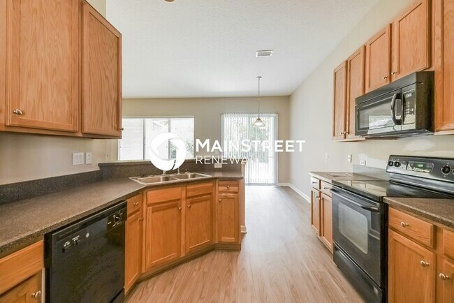 Building Photo - 3 Bedroom Pet-Friendly Home in Jacksonville, FL with Main Street Renewal