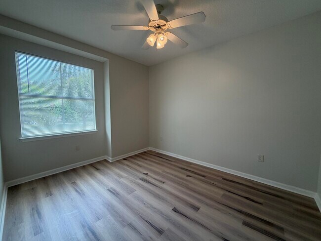 Building Photo - 2052 Alta Meadows Ln