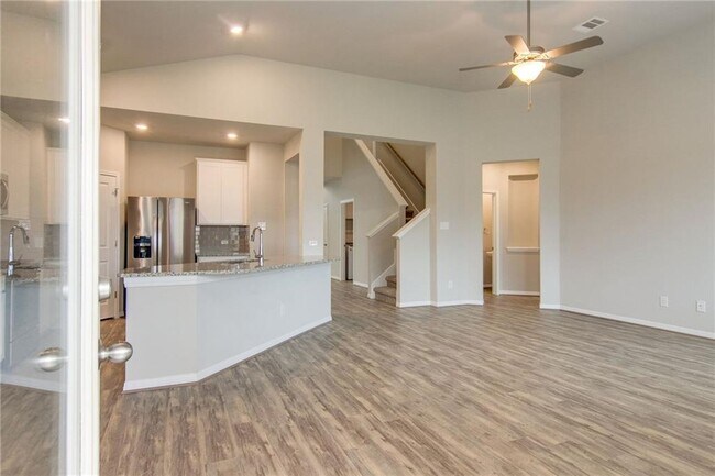 Building Photo - 17012 Lathrop Ave
