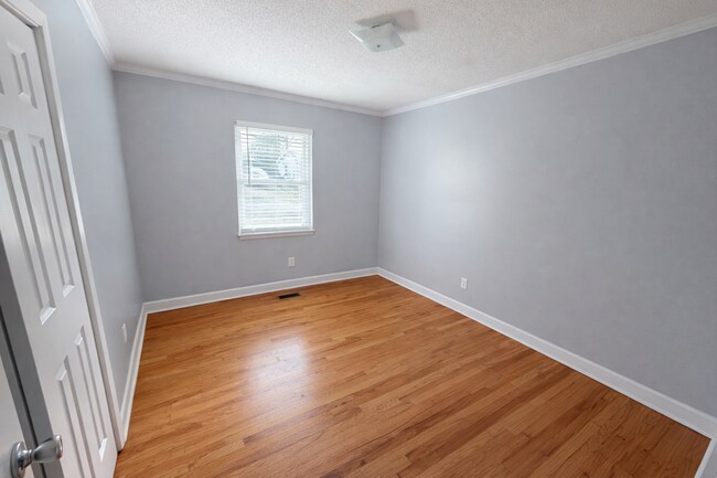 Building Photo - 503 Kirby Dr