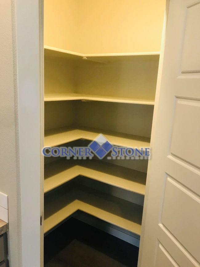 Building Photo - Great Meridian Home with Bonus Room!