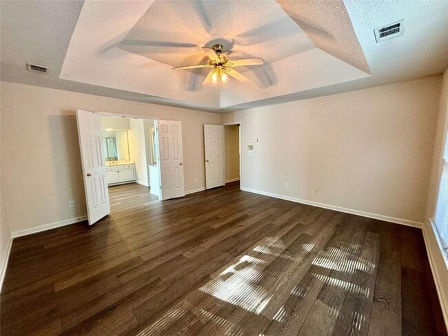 Building Photo - 10920 Glenbarr Dr