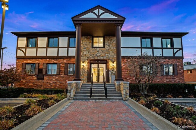 Building Photo - Brand new Rochester apartment close to downtown