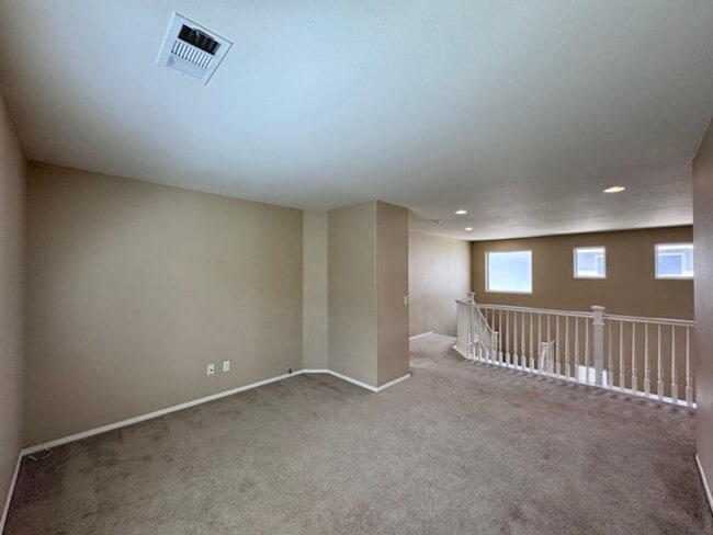 Building Photo - 4 Bedroom Menifee home on Menifee Lakes Go...