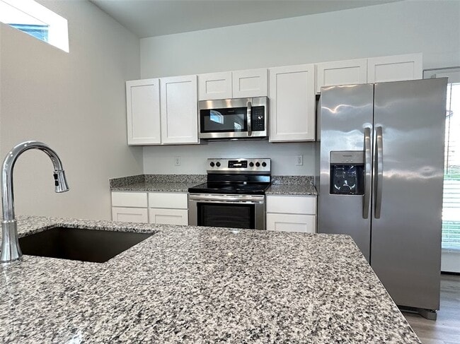 Building Photo - 960 Ventnor Ave