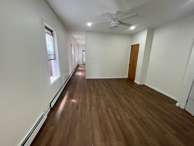 Building Photo - 129 Highland Ave