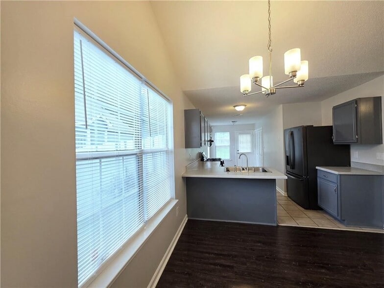 Building Photo - 1504 Cain Ct