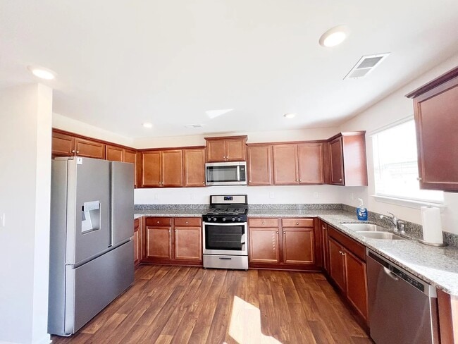 Building Photo - 127 Poplarville Dr