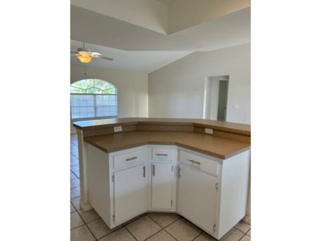 Building Photo - 3-bedroom 2 bath home in SW Cape Coral! Available Now!