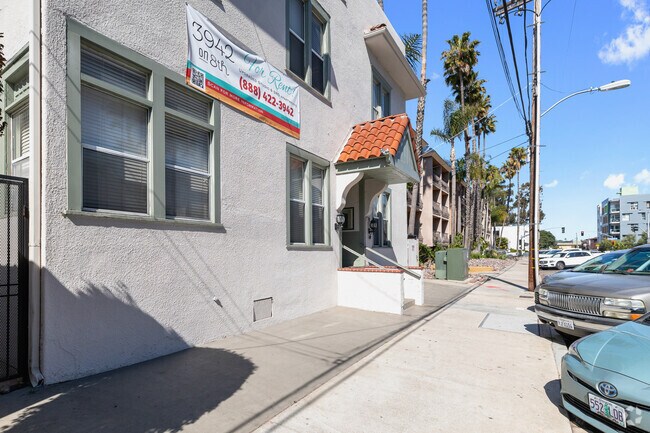 3942 on 8th - 3942 8th Ave