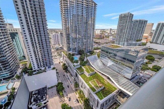 Building Photo - 801 S Miami Ave