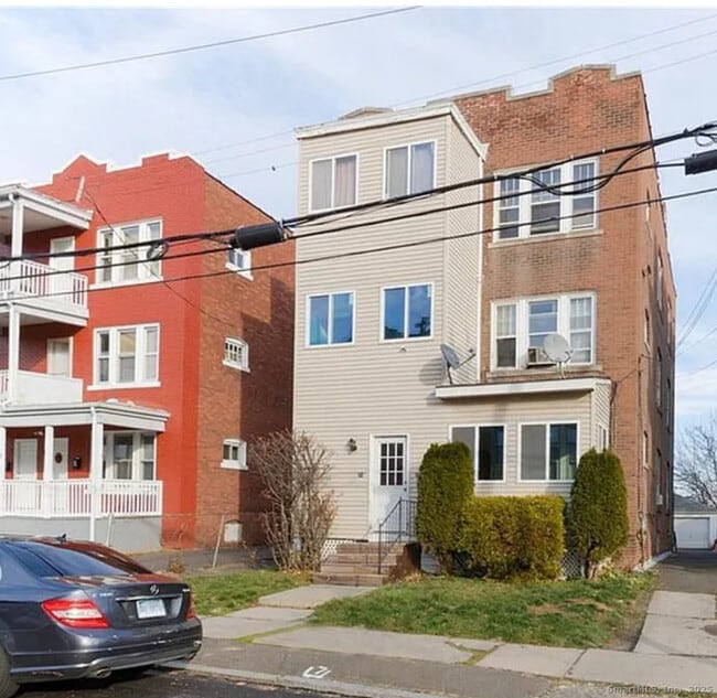 Primary Photo - 34 Groton St