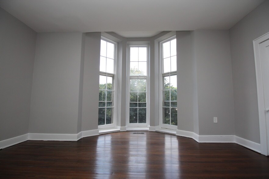 Living Room - 17 Boswell Ave