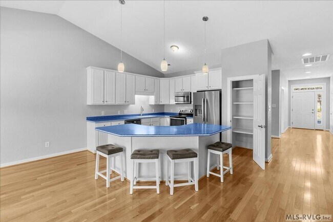 Building Photo - 164 Sandy Cove Dr
