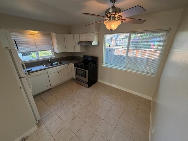 Building Photo - Sunnyvale 1BR with Private Patio, Fenced Yard, and Covered Parking – Prime Location, Great Schools