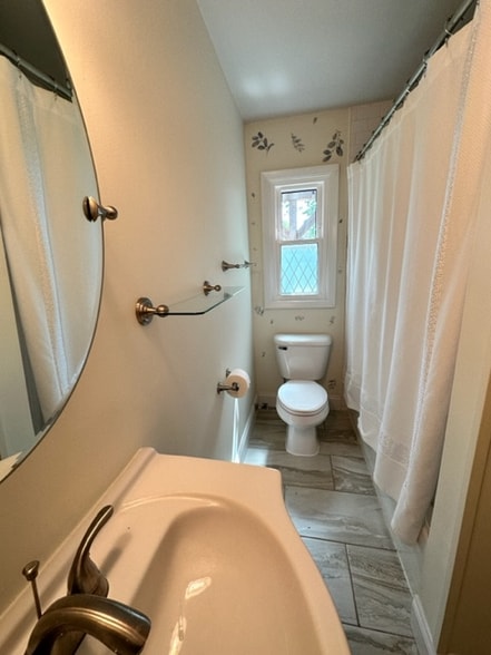 Building Photo - 6021 Park Pl