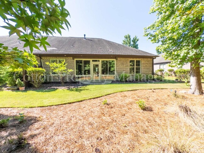 Building Photo - 633 Jenoa Dr