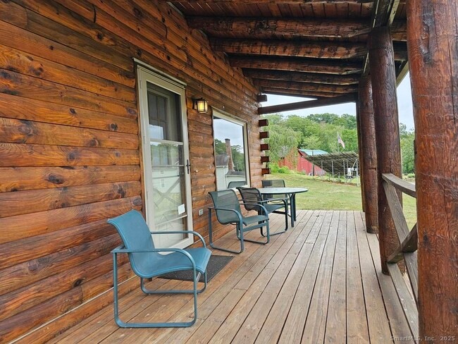 Building Photo - 698 Leetes Island Rd