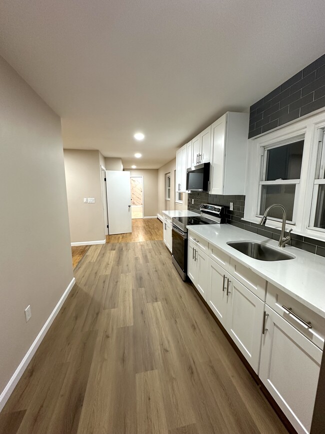 Building Photo - 23 Allview Ave