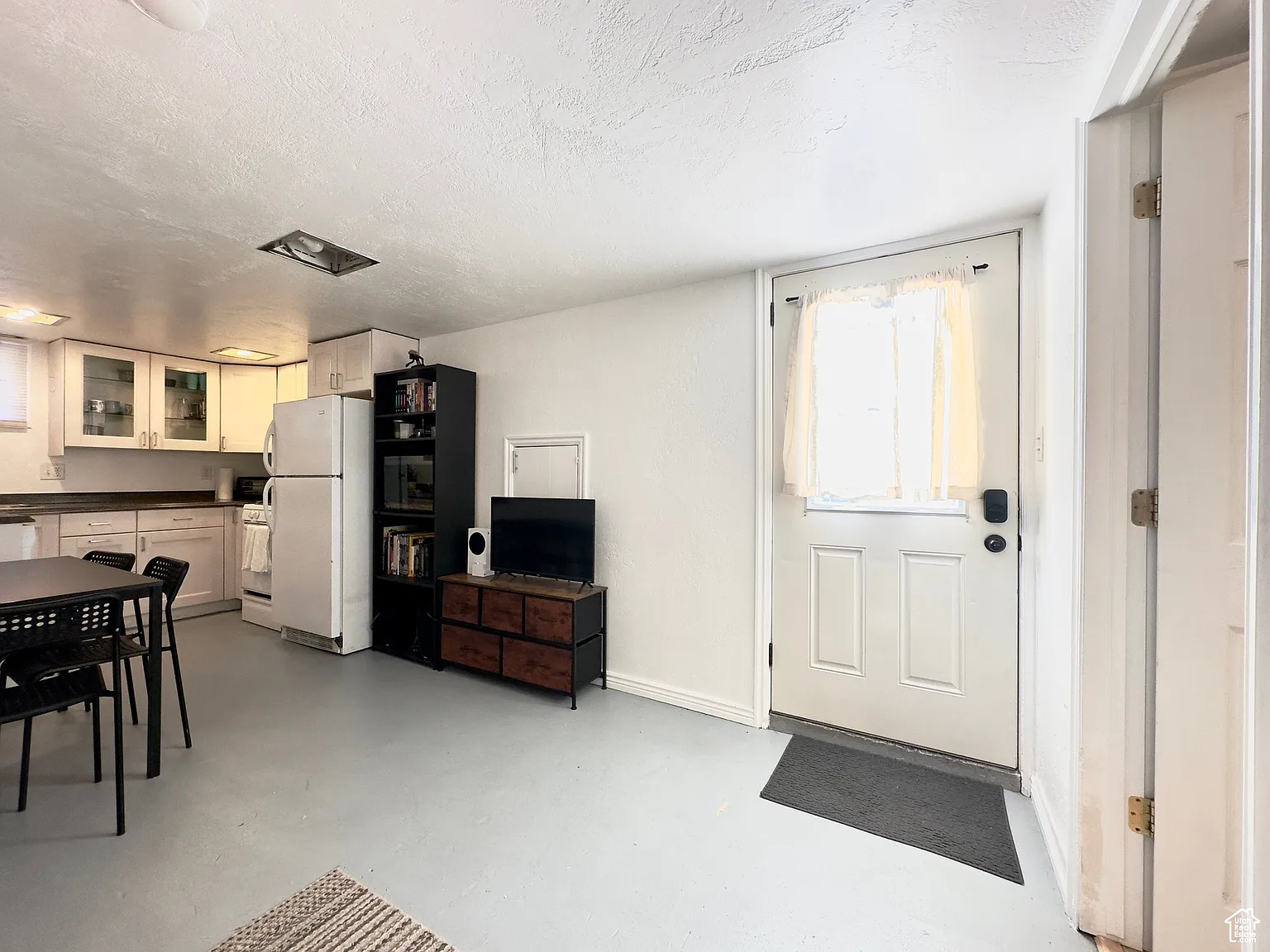 Building Photo - 360 N 900 W