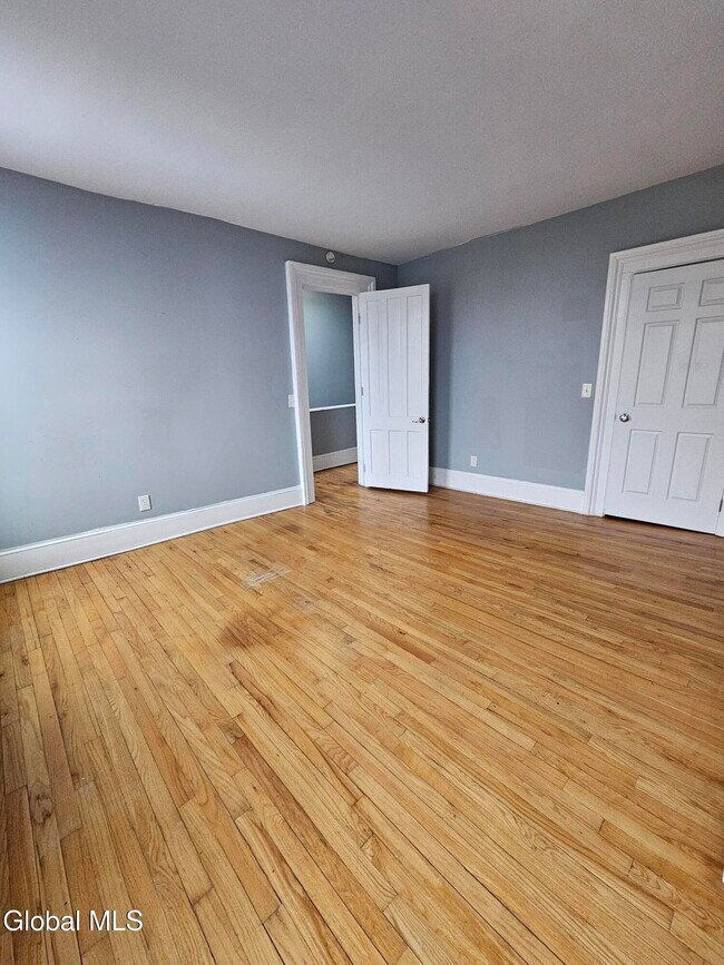 Building Photo - 32 1st St