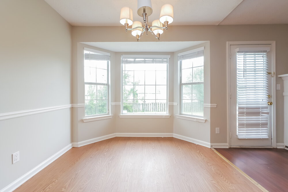 Building Photo - 454 Village Cir