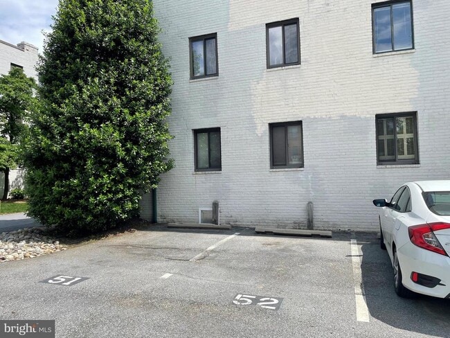 Building Photo - 2606 Tunlaw Rd NW