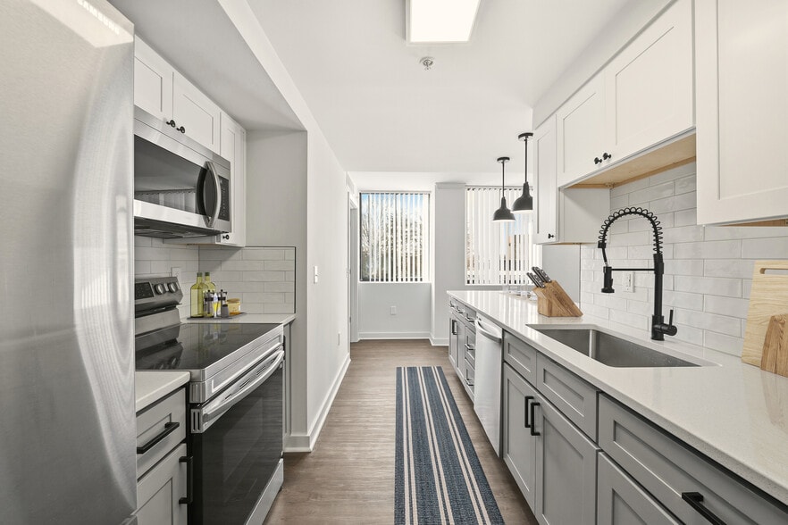 Building Photo - Cortland at McLean