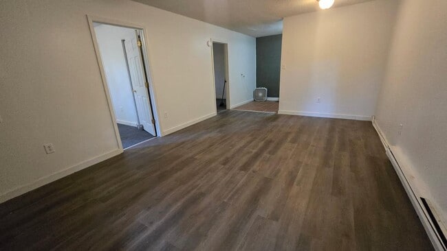 Building Photo - 1/1 Studio apartment for rent