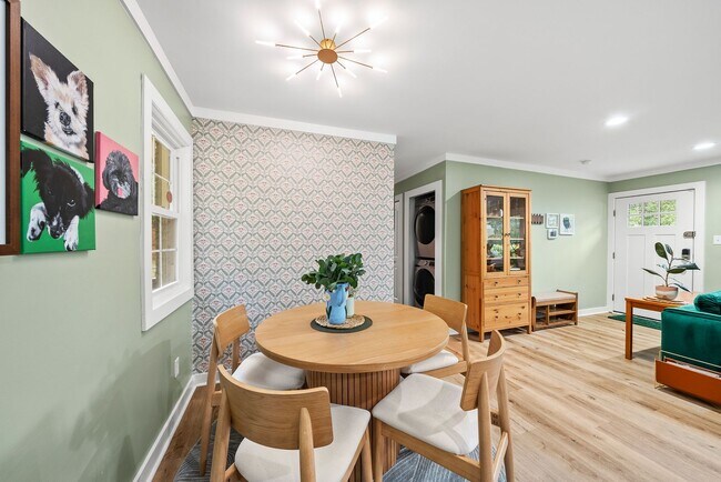 Building Photo - Durham's Best Ranch!