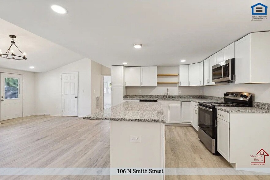 Building Photo - 106 N Smith St