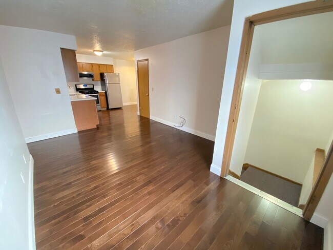 Building Photo - 76 Chittenden Ave