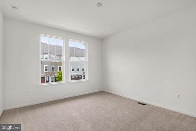 Building Photo - 18270 Moss Gdn Rd