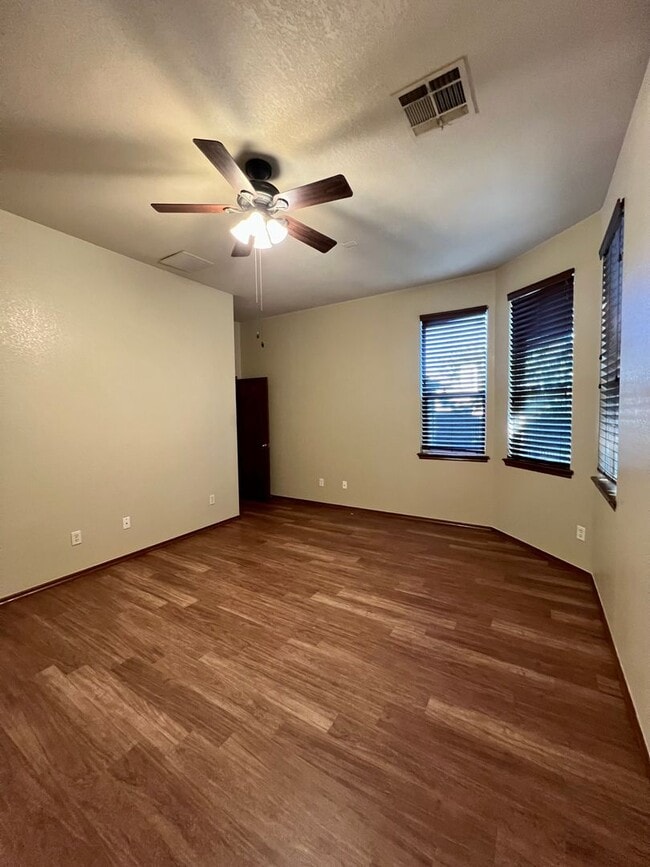 Building Photo - Lovely Rental Home in Heatherwood Neighbor...
