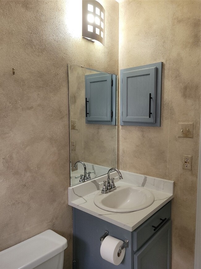 Building Photo - 21515 Nottinghill Dr