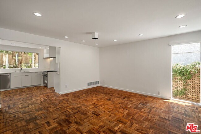 Building Photo - 10311 Clusterberry Ct