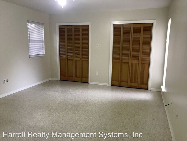 Building Photo - 2 br, 2 bath House - 13001 Woodway Dr.