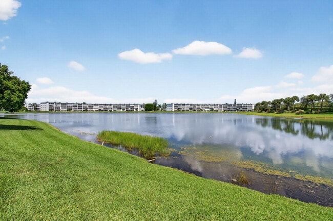 Building Photo - 2015 Cornwall A